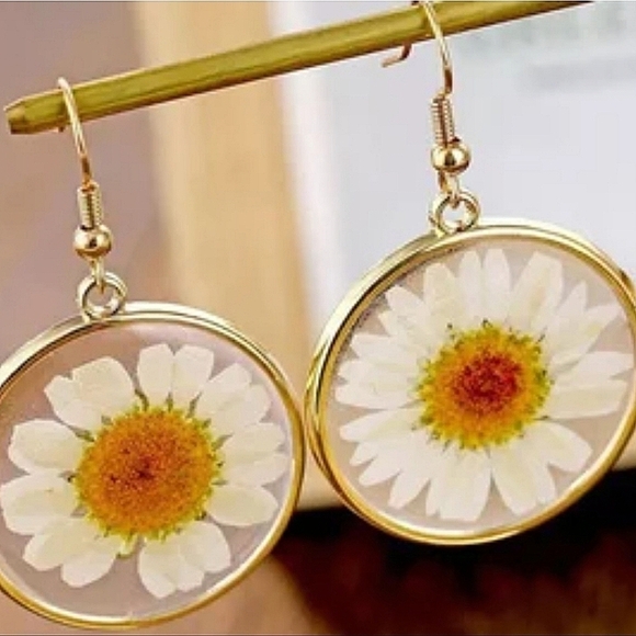 Gold Hoop pressed Flower Earrings Dangle Boho Daisy resin 💖2/$30 - Picture 7 of 10